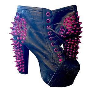 Pink spike Litas Lita boot